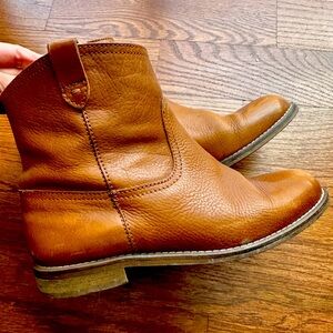 Madewell size 6 western bootie / low flat boots